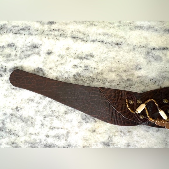 VINTAGE 1986 Salena’s Collection Wide Leather Belt with Brass Elephant 🐘 - Picture 2 of 7